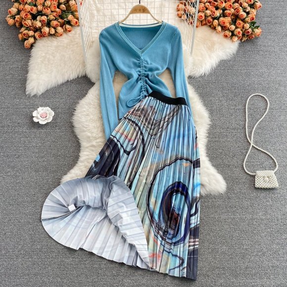 Women V-Neck Drawstring Top And Long Skirt - Picture 9 of 12